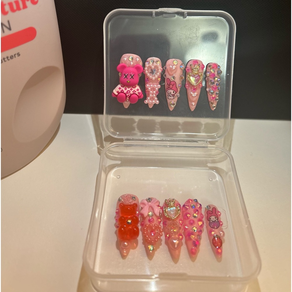 Press on nails stiletto